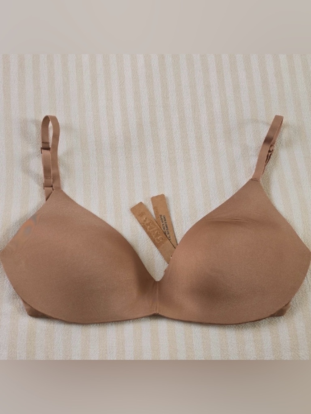 NWT SKIMS Wireless Form Push-Up‎ Bra Size:32DD (32E) Sienna Nude